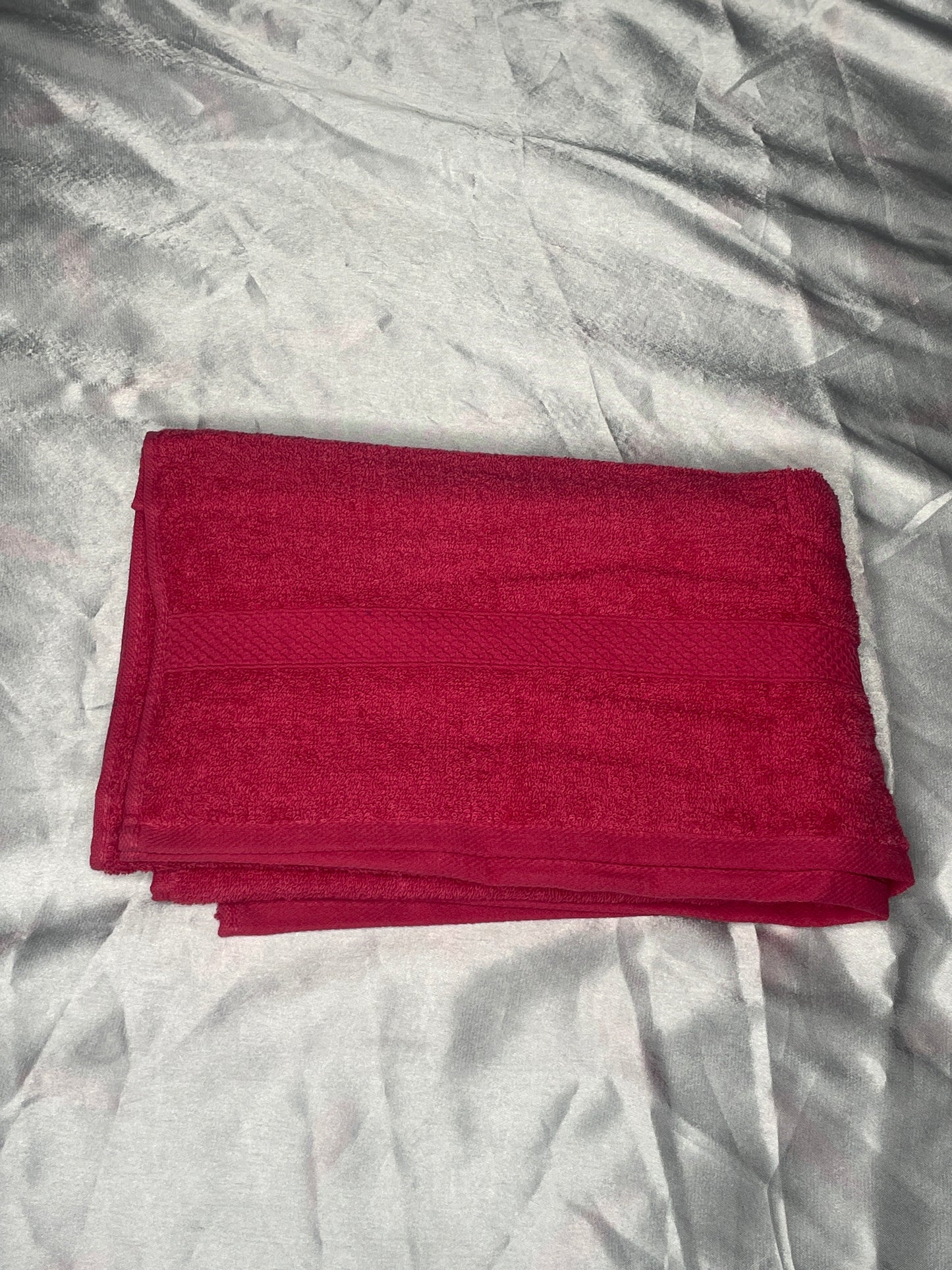 Grande serviette rose foncé - personnalisée