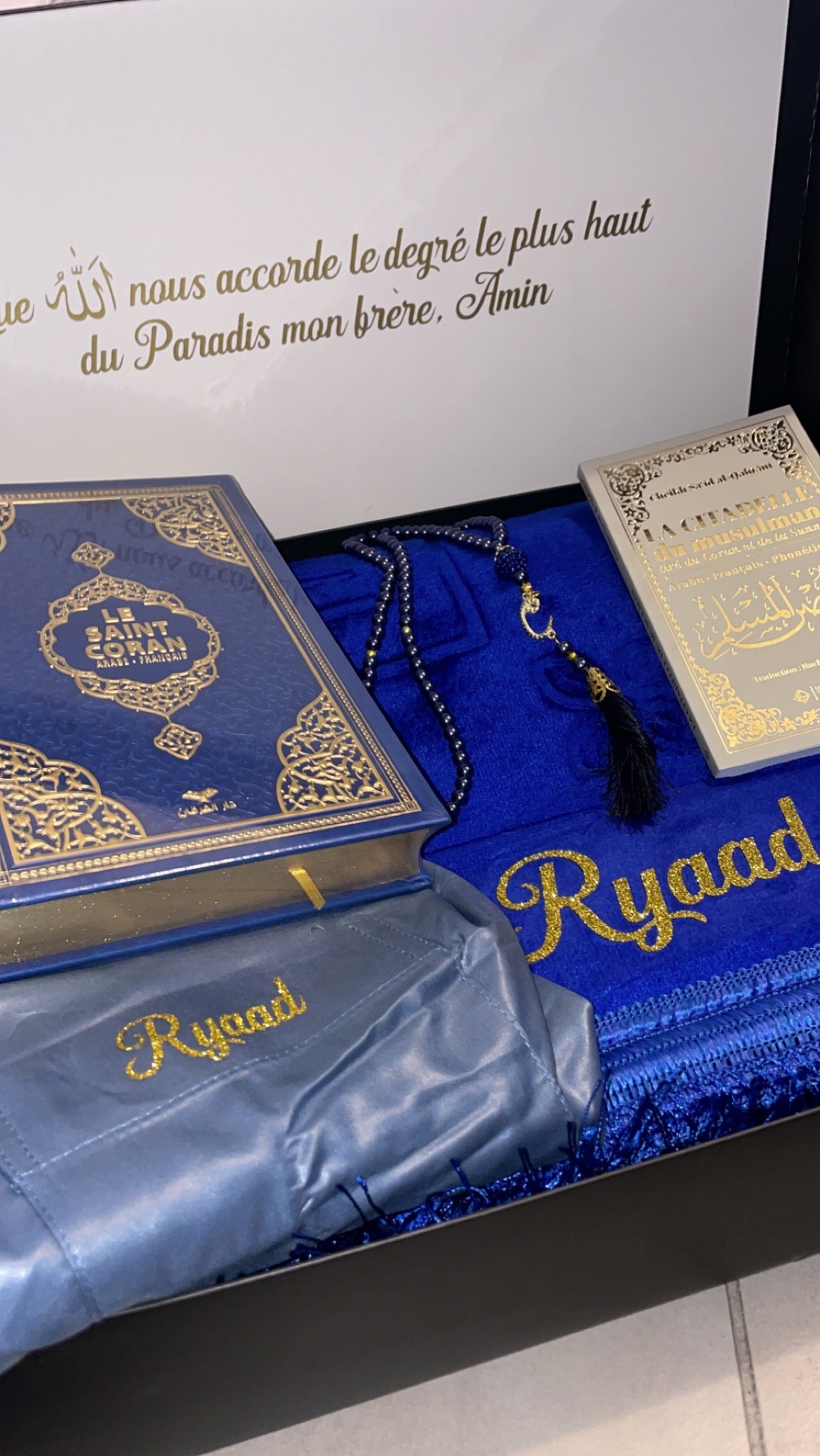 Qamis à col bleu personnalisé