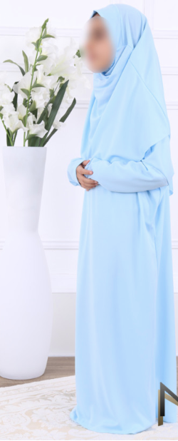 Robe de prière femme bleu clair avec voile intégré.