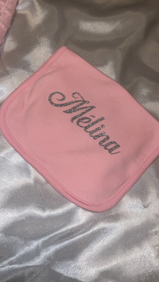 Bavoir rose personnalisé