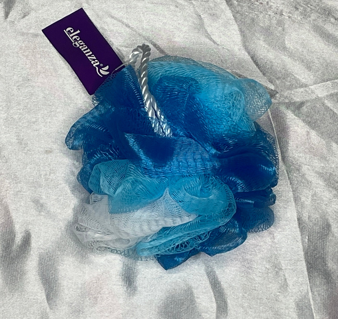Fleur de douche tricolore