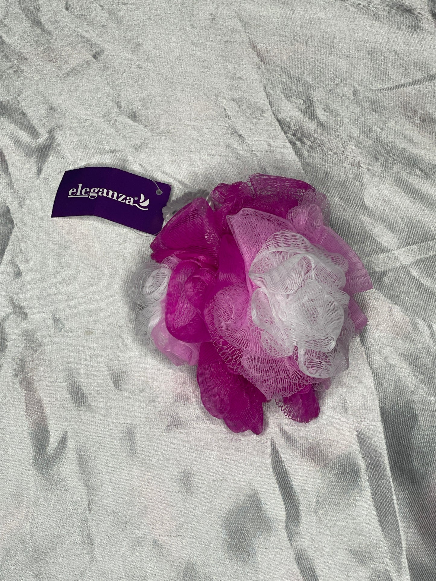 Fleur de douche tricolore