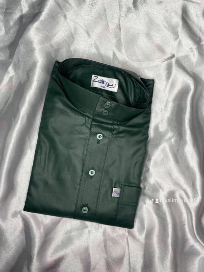 Qamis à col vert personnalisé